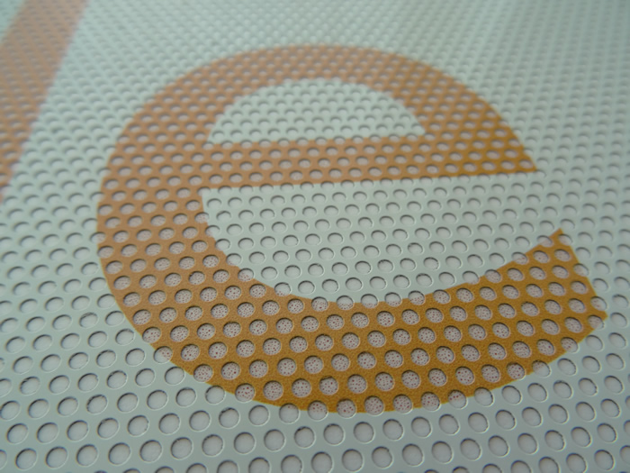 imprimir sobre vinilo microperforado