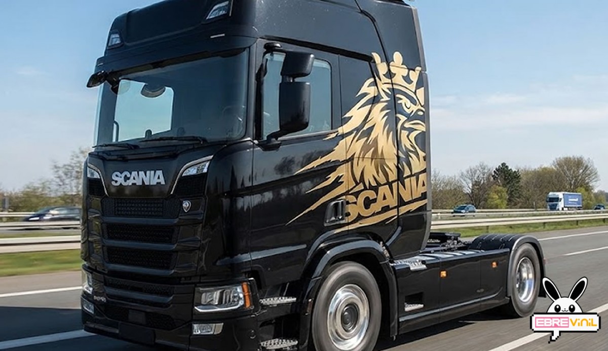 Vinilo de corte Scania con diseño de águila heráldica coronada sobre fondo blanco